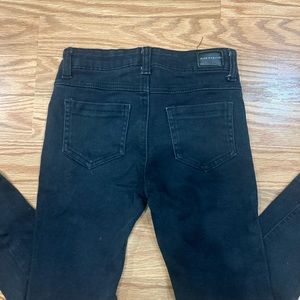Pink velvet girl black skinny jean. Size 6